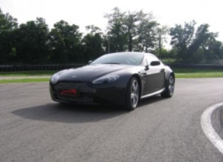  Conducción de un Aston Martin Bresse 